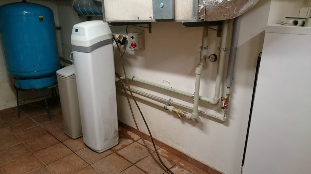 Nukalkinimo filtro montavimas